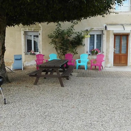Holiday home Hebergement Les Cheminees