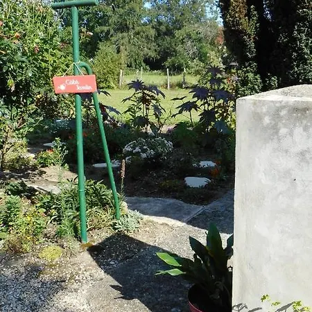 Holiday home Hebergement Les Cheminees Chemin